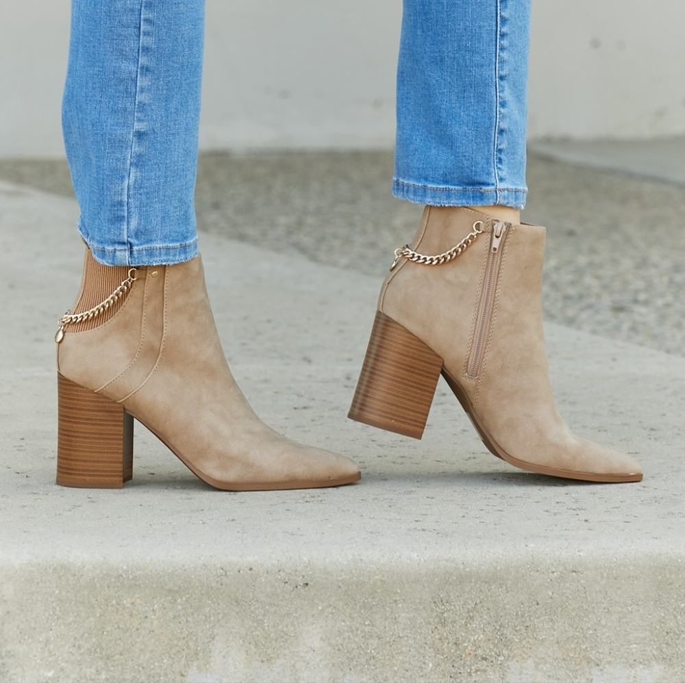 Date Night Dreams Elastic Back Chain Detail Booties